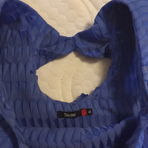 Dress - Picture 2 of 3